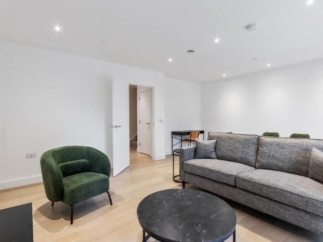 House for rent in Blackwall, Greater London