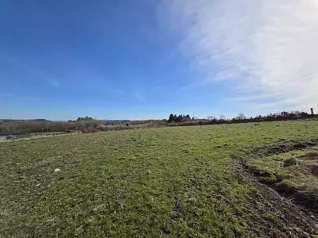 Terrain vente à Riom, Queuille