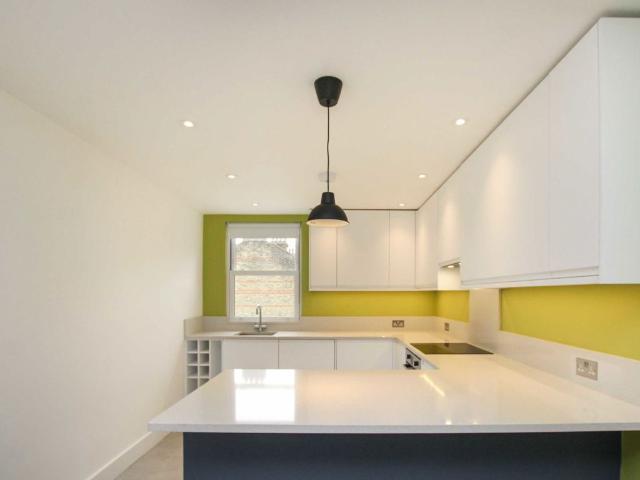 Apartment for rent in South Wimbledon, Greater London