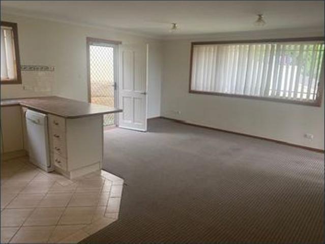Townhouse for rent in Wollongong West, New South Wales