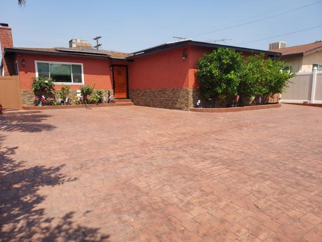 Room for rent in Canoga Park, California