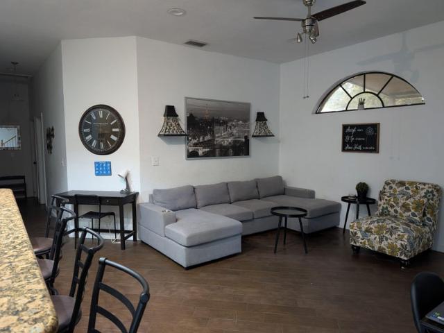 Room for rent in Clair-mel City, Florida