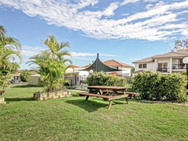 Townhouse for rent in Toombul, Queensland