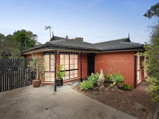 House for sale in Copperfield, Melbourne