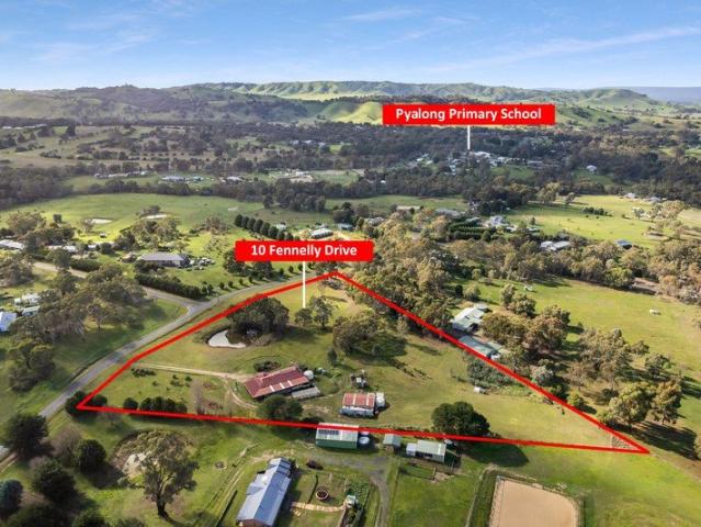 Cottage for sale in Pyalong, Victoria