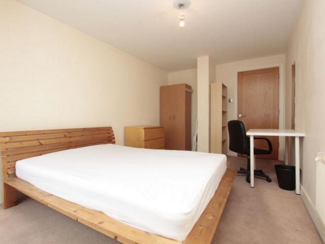 Room for rent in Virginia Quay, Blackwall