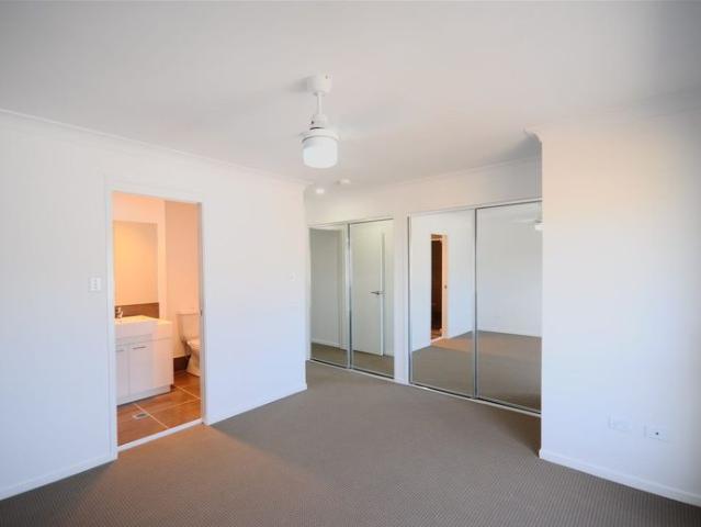 Townhouse for rent in Toombul, Queensland