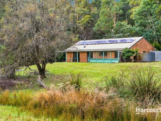 House for sale in Oyster Cove, Tasmania