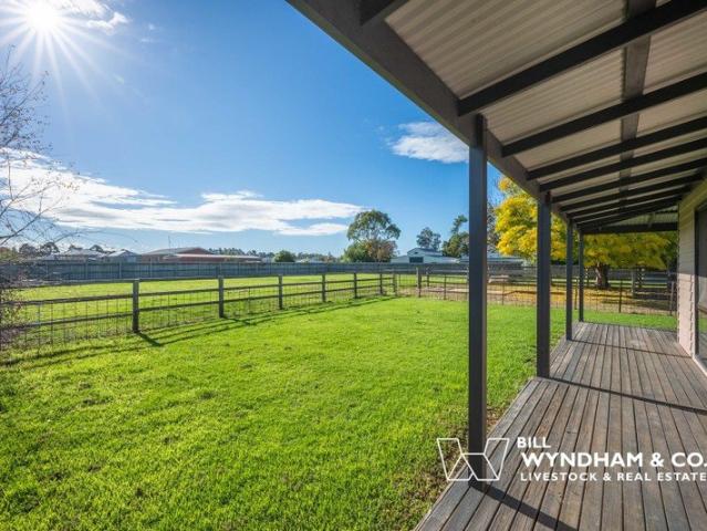 House for rent in East Bairnsdale, Shire of East Gippsland