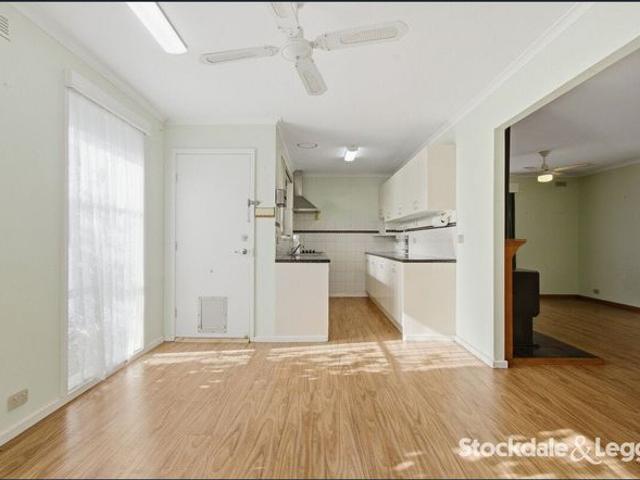 House for rent in Churchill, Victoria