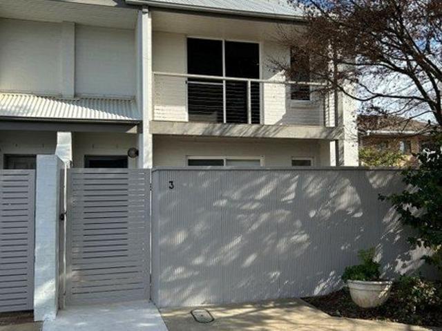 Townhouse for rent in Deniliquin, New South Wales