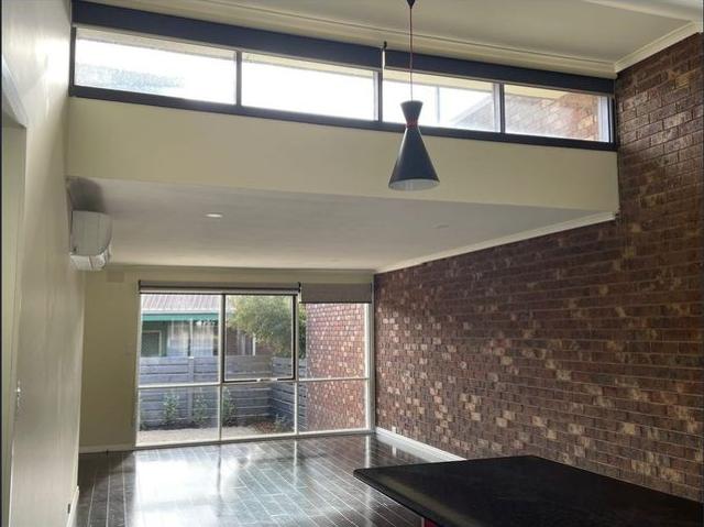 Apartment for rent in Woodend, Victoria