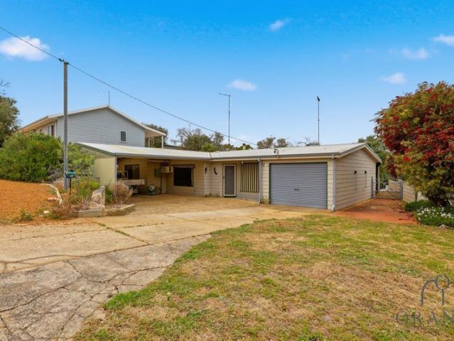 House for rent in Preston Beach