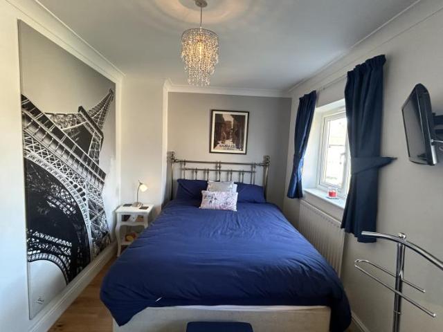 Room for rent in Blackhills, Surrey