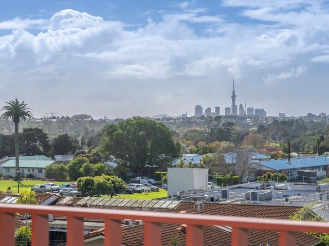 Apartment for rent in Point Chevalier, Albert-Eden