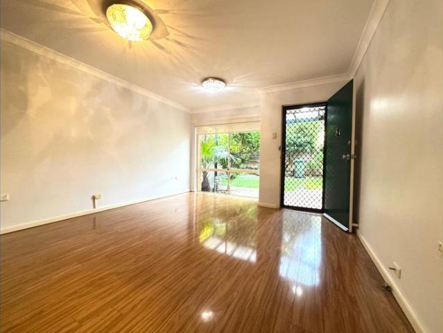 Townhouse for rent in Sydney, New South Wales