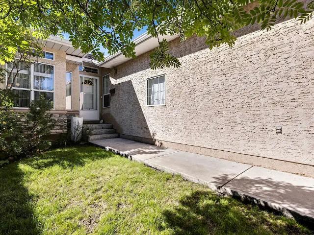 House for rent in Signal Hill, Calgary