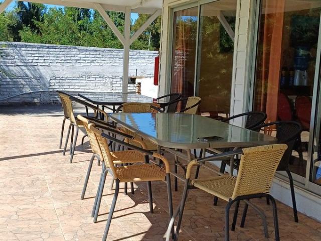Quillón, Vende Hermosa Casa con Piscina 831