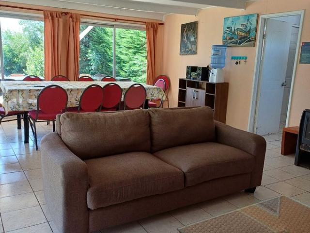Quillón, Vende Hermosa Casa con Piscina 831