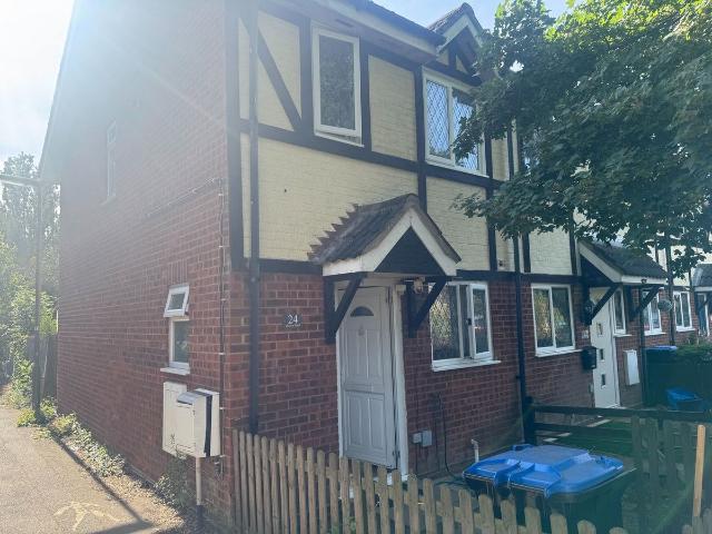 House for rent in Row Town, Surrey