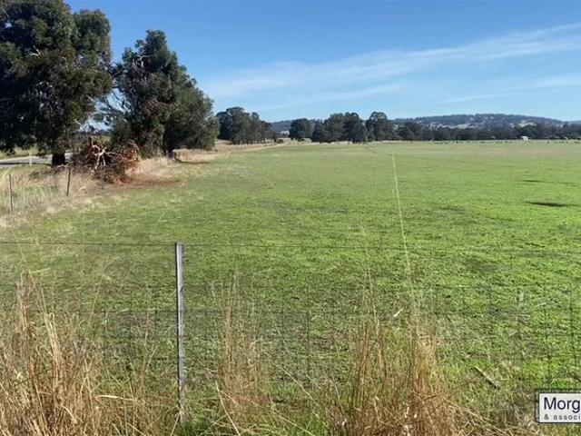 Cottage for sale in Williams, Western Australia