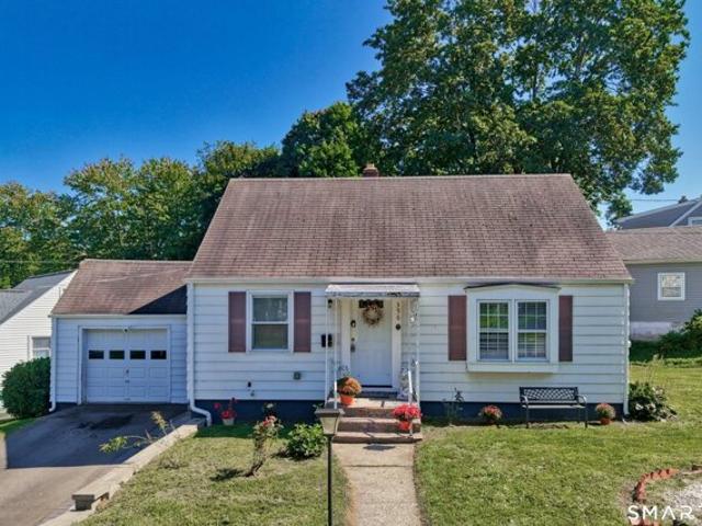House for sale in Glen Ridge, Naugatuck