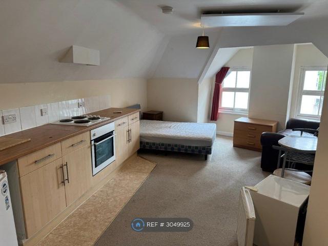 Studio for rent in Portsea, City Of Portsmouth
