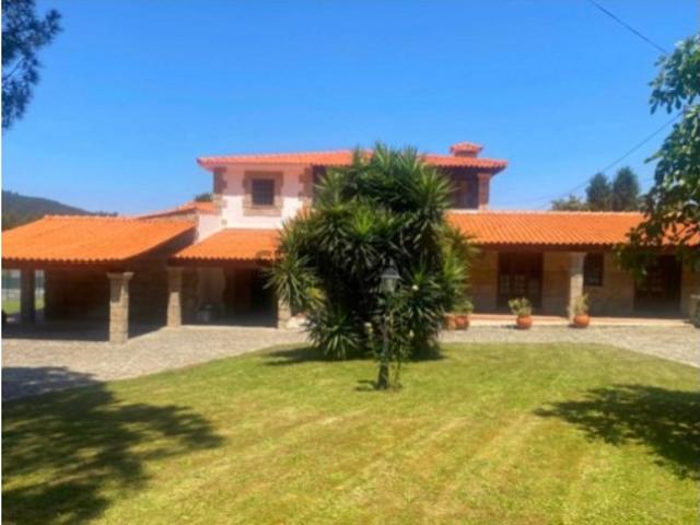 Casa venda em Penafiel, Meios