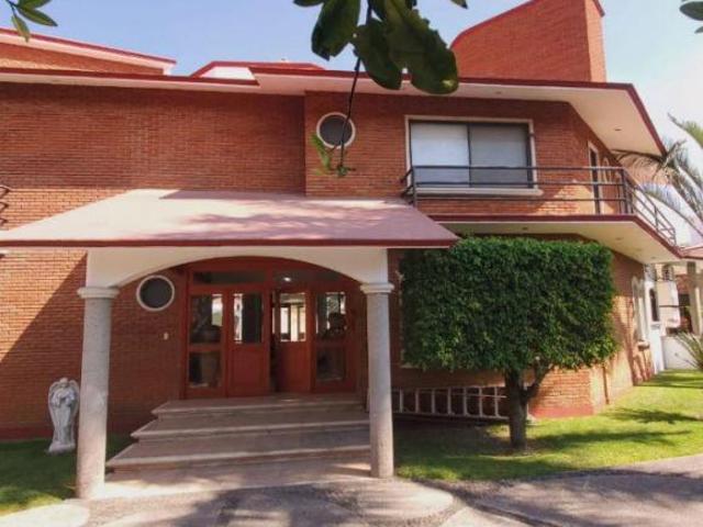 Quinta con 2500 m² superficie de terreno, 12 habitaciones en venta en Yautepec Centro