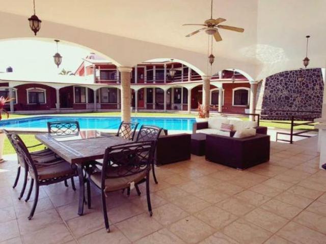 Quinta con 2500 m² superficie de terreno, 12 habitaciones en venta en Yautepec Centro
