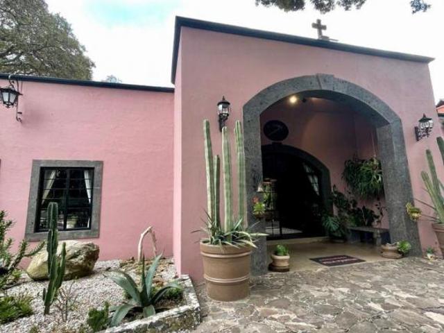 Quinta con 5 dormitorios en venta, 9,000 m² superficie de terreno, La Comunidad