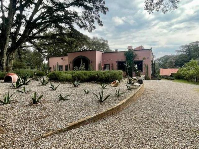 Quinta con 5 dormitorios en venta, 9,000 m² superficie de terreno, La Comunidad