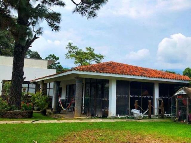 Quinta con 5 recámaras y 1493 m2 superficie de terreno en venta, Lomas del Tzompantle