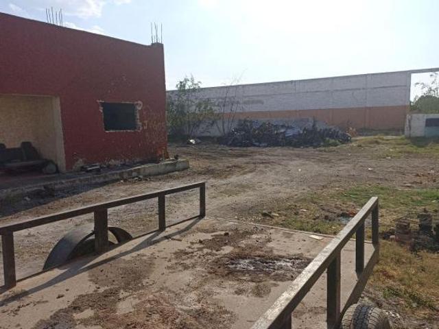 Quinta con 8829 m2 de terreno, en venta en Roque, Gto