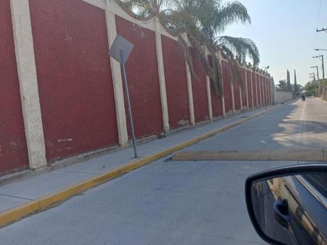 Quinta con 8829 m2 de terreno, en venta en Roque, Gto
