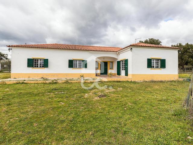 Quinta venda em Courelas da Azaruja, Évora