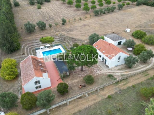 Casa venda em Azeitão (São Lourenço e São Simão), Setúbal