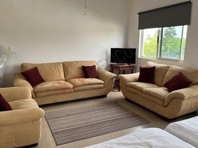 Quinta en Venta con Alberca y Amplio Jardín en Portal del Norte