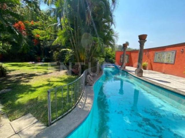 Quinta en venta en Fraccionamiento Palmira Cuernavaca, Morelos