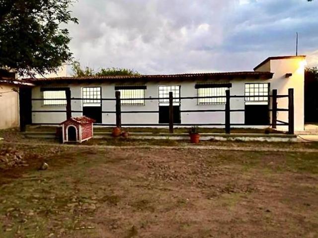 Quinta / granja con casa de campo, caballerizas y bungalows Querétaro