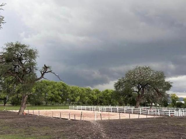 Quinta / granja con casa de campo, caballerizas y bungalows Querétaro
