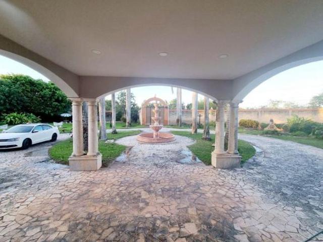 Quinta Pueblo Cholul HERMOSA QUINTA SOBRE TERRENO DE 7590M2 FVC 1961