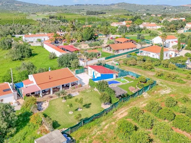 Quinta venda em São Bartolomeu De Messines, Faro
