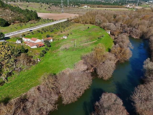 Quinta venda em Celorico (São Pedro e Santa Maria) e Vila Boa do Mondego, Celorico da Beira