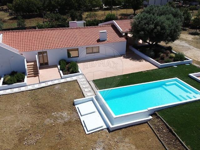 Quinta venda em Zona Industrial de Estremoz, Estremoz