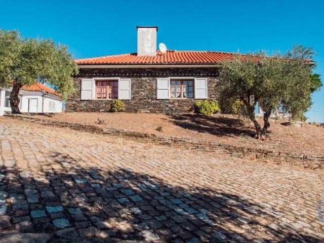 Casa venda em Mogadouro, Bragança