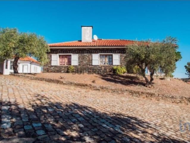 Casa venda em Mogadouro, Bragança