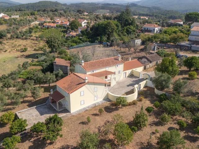 Quinta venda em Pussos, Leiria