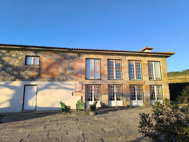 Quinta venda em Cernadelo e Lousada (São Miguel e Santa Margarida), Lousada