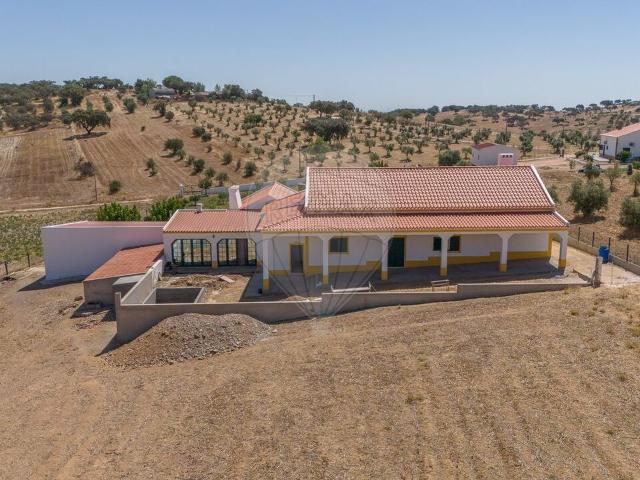 Quinta venda em Évora, Aldeia